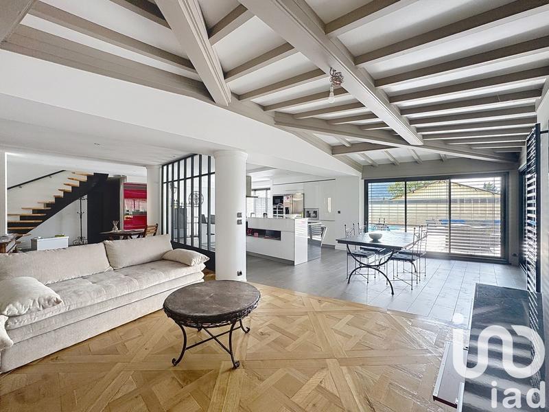 Maison - 272 m² - 8 pièces