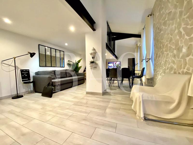 Appartement - 130 m² - 4 pièces