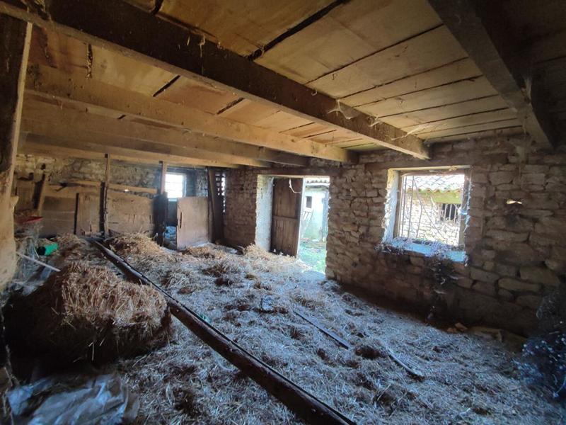 Grange - 46 m² - 2 pièces