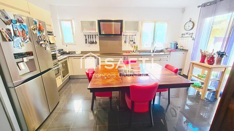 Maison - 194 m² - 6 pièces