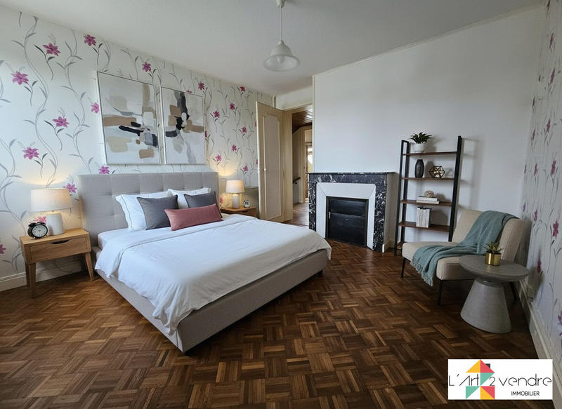 Maison traditionnelle - 140 m² - 5 pièces