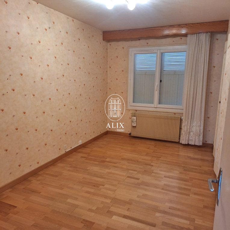 Maison - 150 m² - 8 pièces