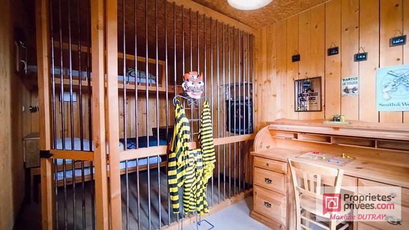 Maison - 351 m² - 18 pièces