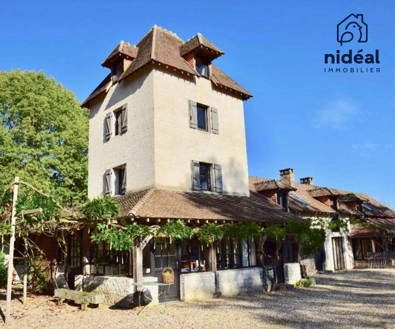 Maison ancienne - 510 m² - 20 pièces