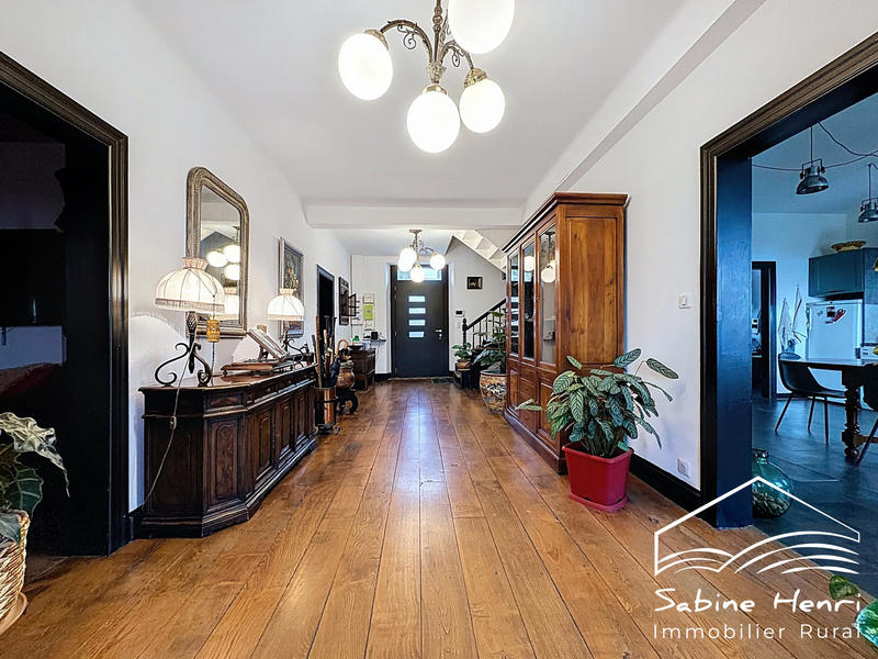 Maison - 223 m² - 8 pièces