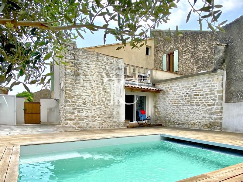 Maison - 272 m² - 8 pièces