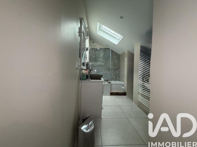 Maison - 122 m² - 7 pièces