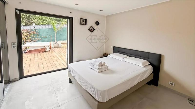 Villa - 170 m² - 6 pièces