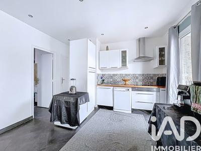 Maison - 219 m² - 8 pièces