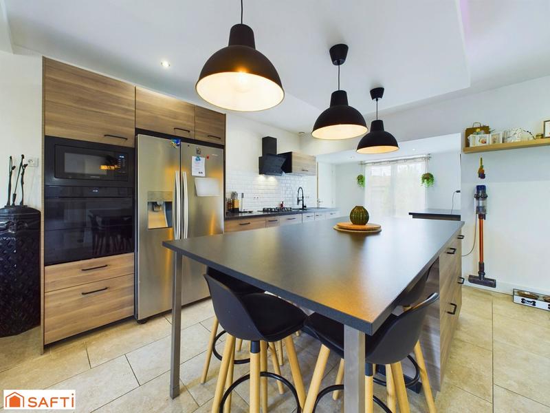 Maison - 110 m² - 4 pièces