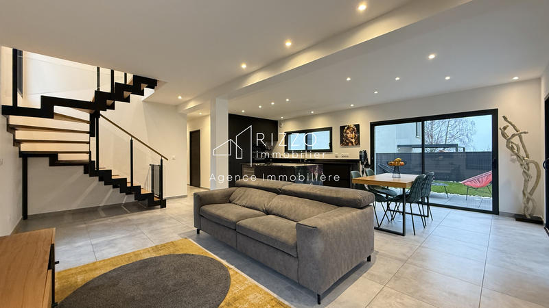 Maison - 138 m² - 5 pièces