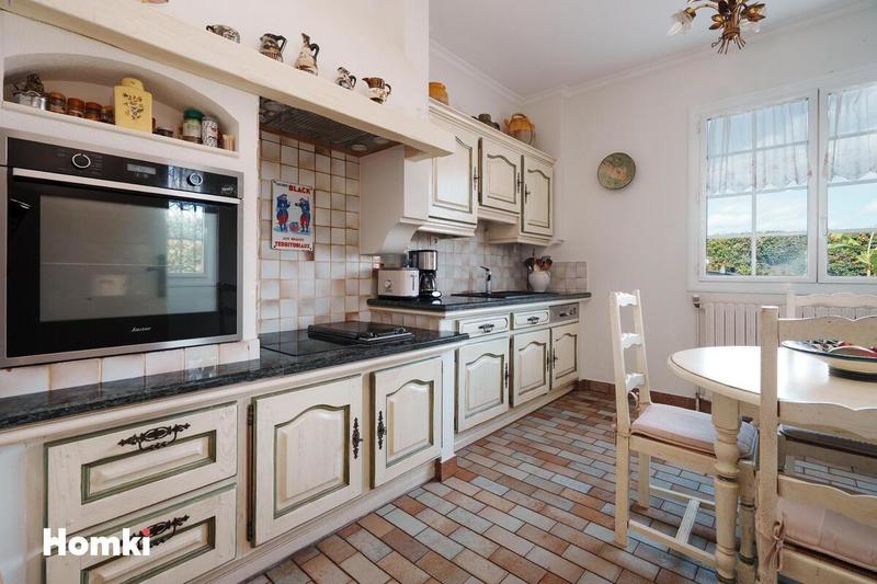 Villa - 290 m² - 6 pièces