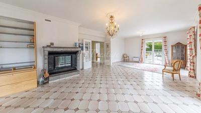 Maison - 253 m² - 7 pièces