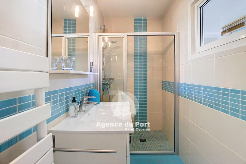 Villa - 221 m² - 9 pièces