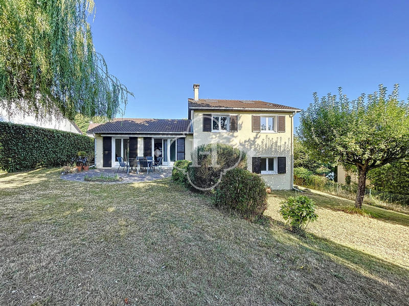 Maison - 195 m² - 7 pièces