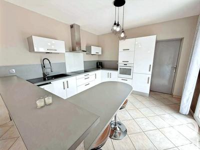 Maison - 135 m² - 6 pièces