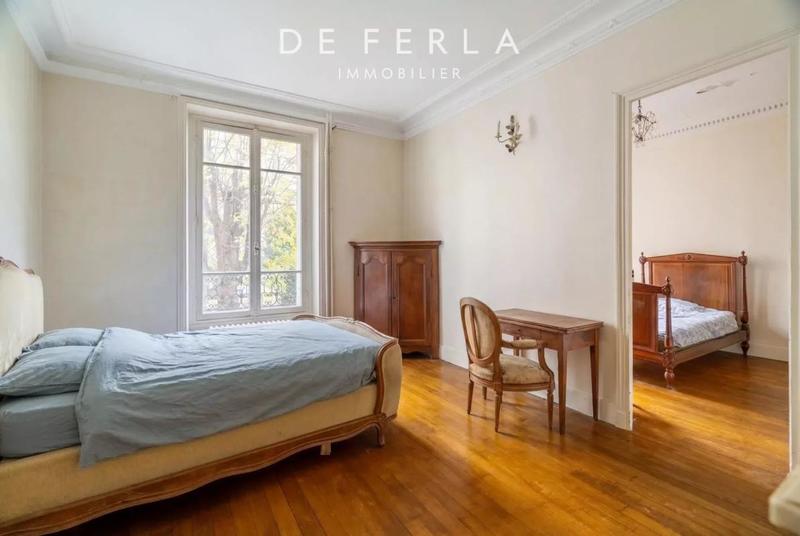 Appartement - 166 m² - 9 pièces