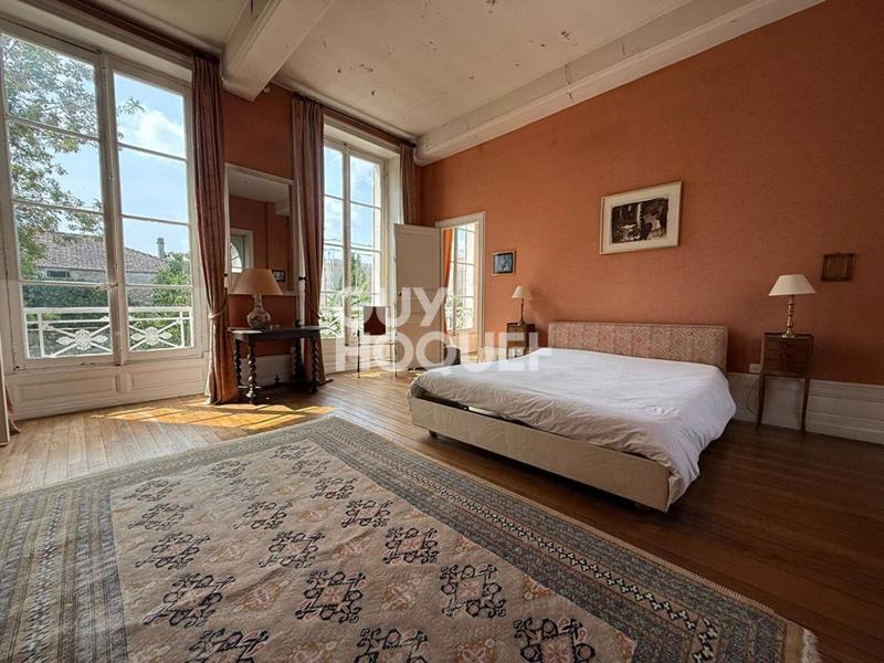 Maison de maîtres - 229 m² - 9 pièces