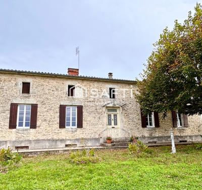 Maison - 140 m² - 5 pièces