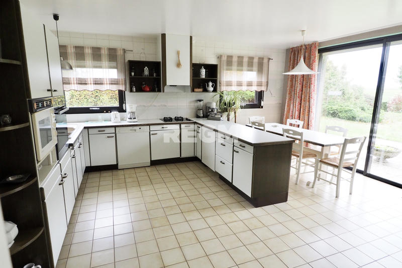 Maison - 280 m² - 7 pièces