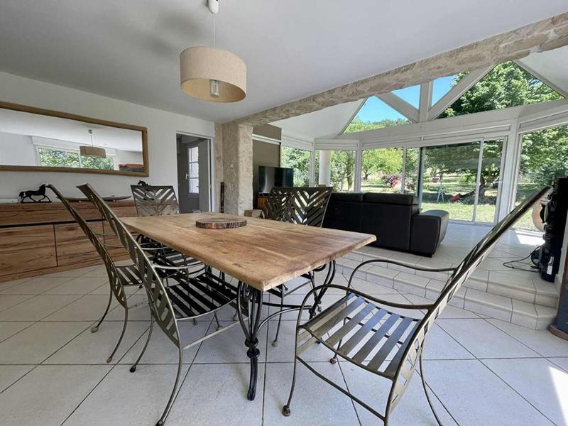 Maison - 180 m² - 7 pièces