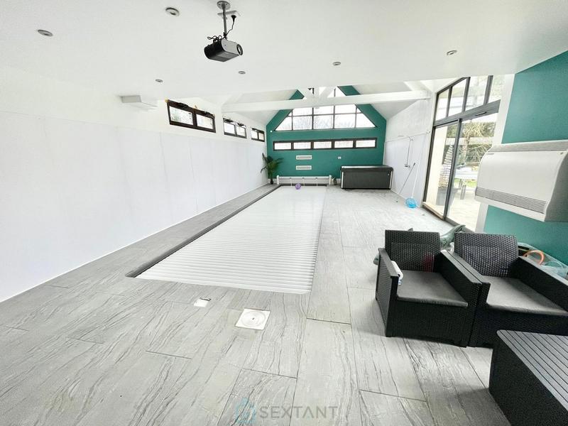 Maison d'architecte - 385 m² - 8 pièces