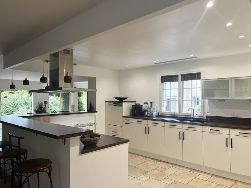 Maison - 251 m² - 8 pièces