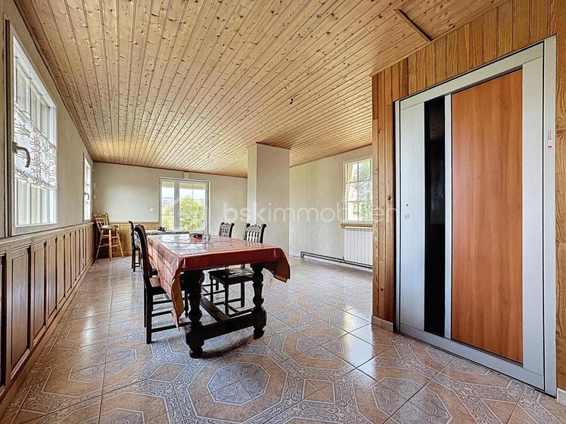 Maison - 295 m² - 12 pièces