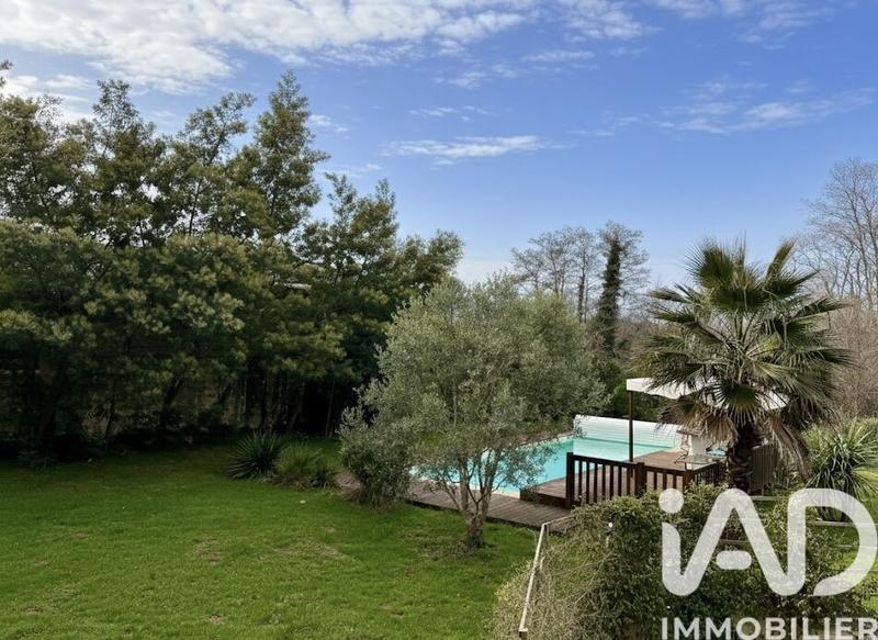 Maison - 242 m² - 9 pièces