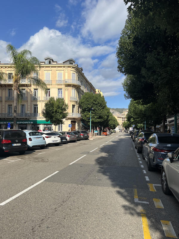 Fonds de commerce - Local commercial - 130 m²