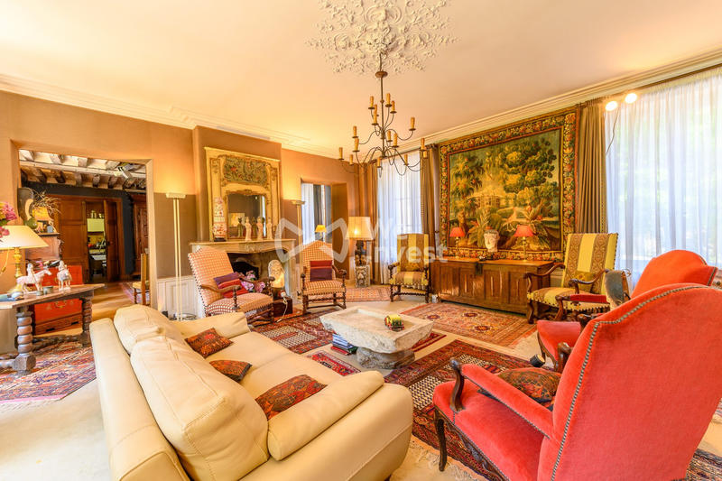 Maison - 350 m² - 15 pièces