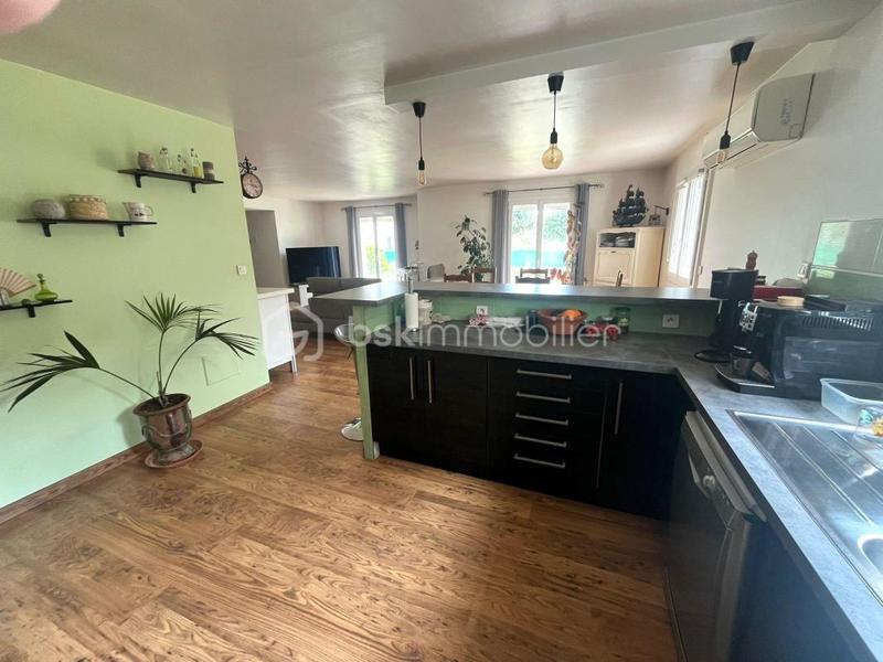 Maison - 200 m² - 8 pièces