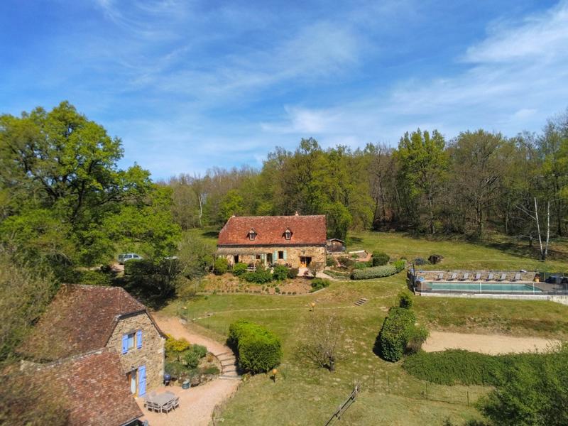 Propriété - 250 m² - 11 pièces