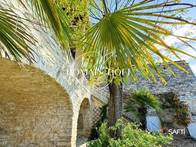 Maison - 283 m² - 12 pièces