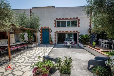 Gîte - 625 m² - 25 pièces