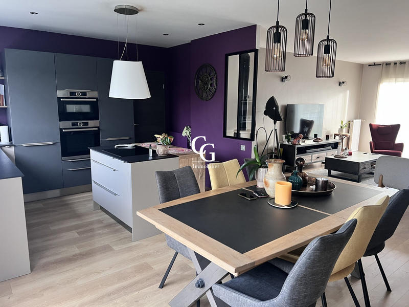 Maison - 93 m² - 4 pièces