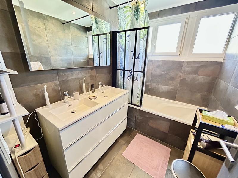 Maison - 115 m² - 6 pièces