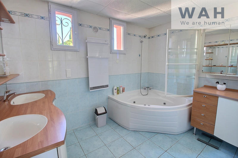 Maison - 159 m² - 6 pièces