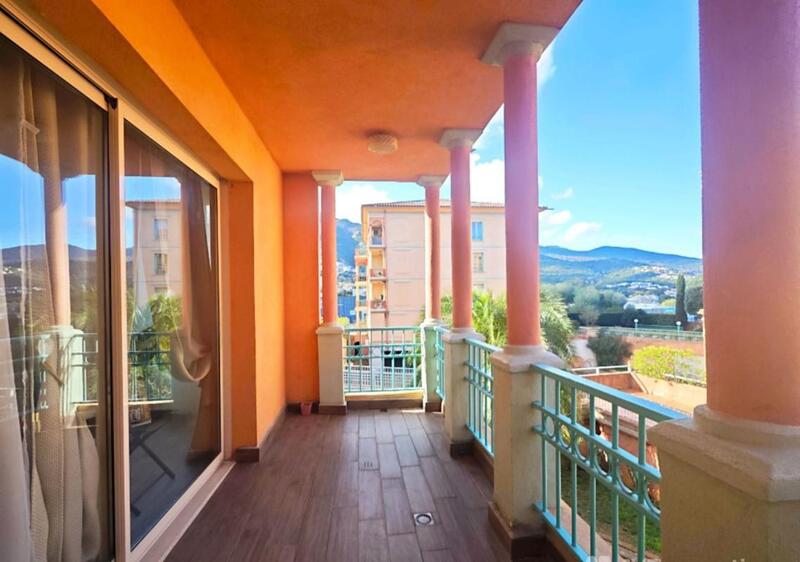 Appartement - 100 m² - 4 pièces