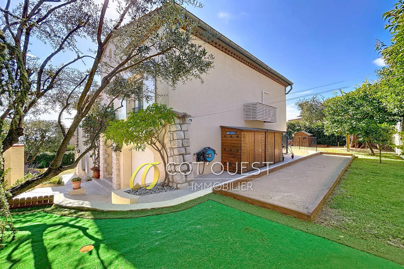 Maison - 207 m² - 6 pièces