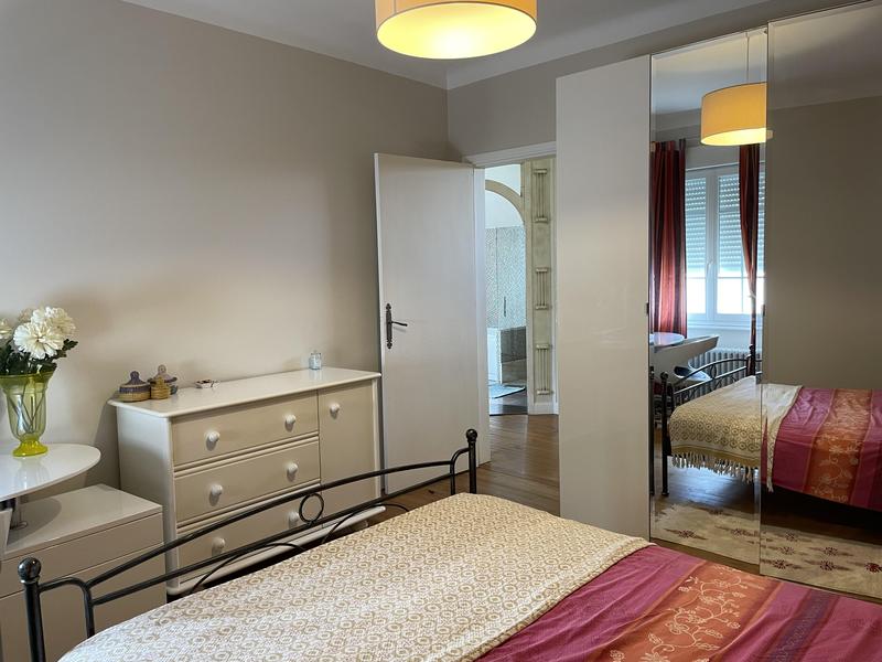 Villa - 180 m² - 8 pièces