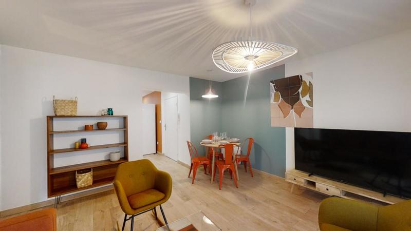 Appartement - 85 m² - 5 pièces