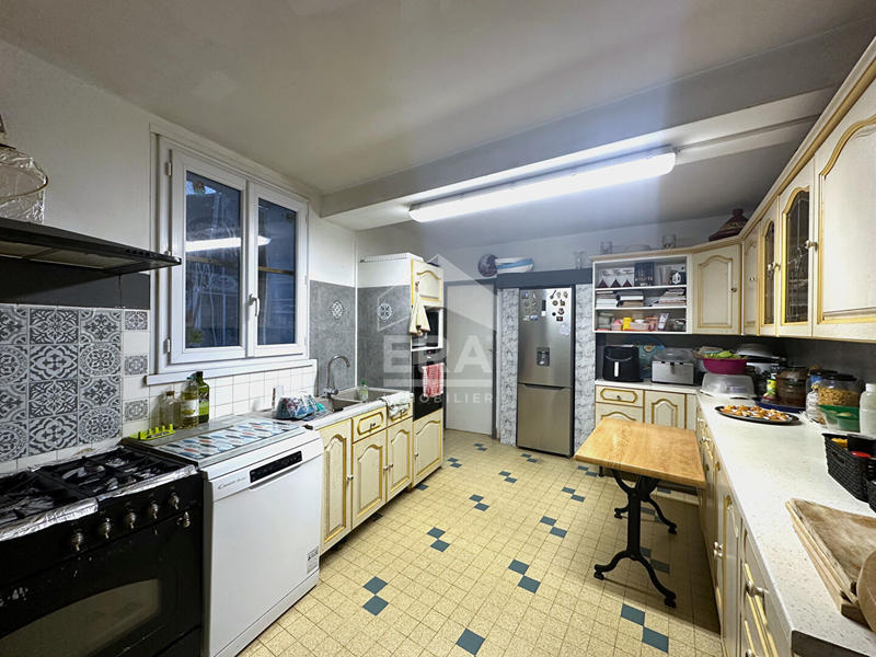 Maison - 226 m² - 12 pièces