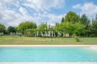 Maison - 300 m² - 7 pièces