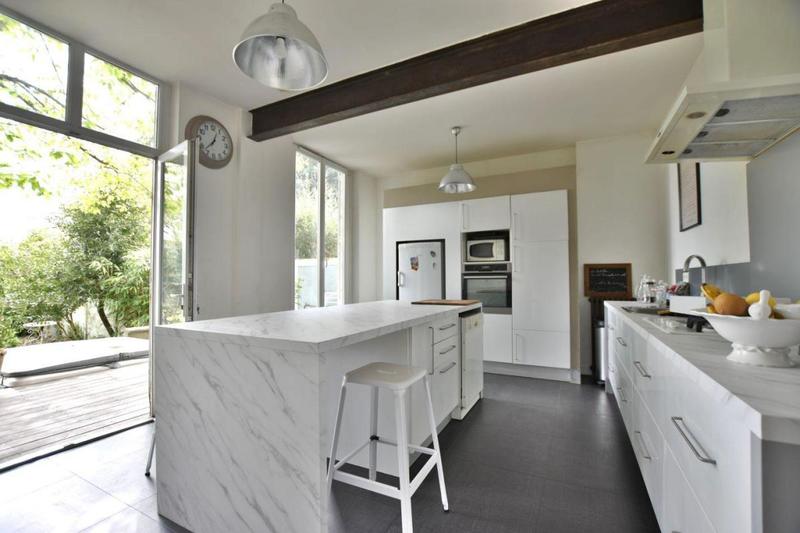 Maison - 210 m² - 9 pièces