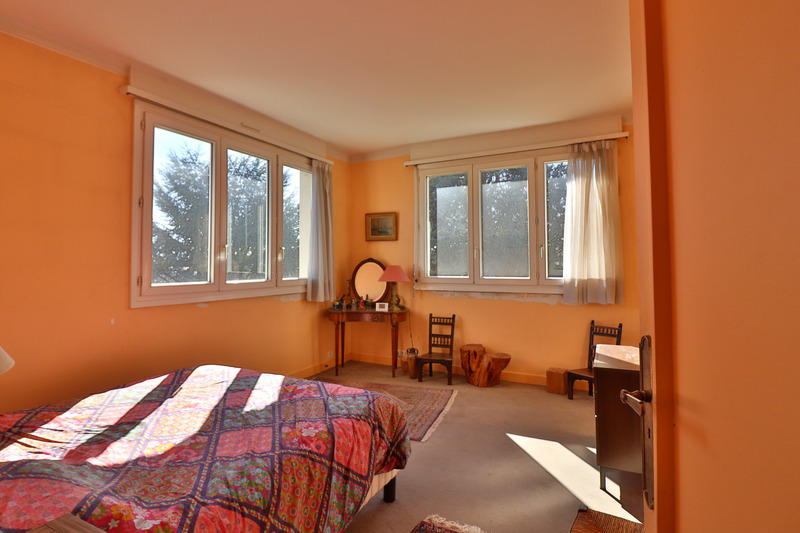 Maison - 220 m² - 7 pièces