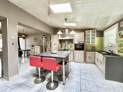 Maison - 90 m² - 5 pièces