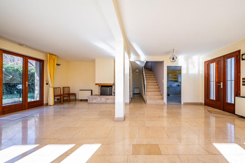 Maison - 186 m² - 8 pièces