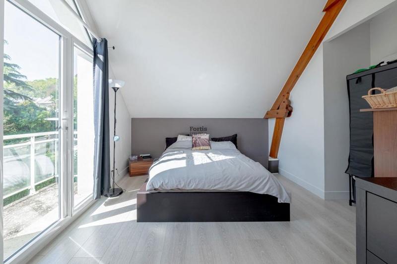 Maison - 231 m² - 5 pièces