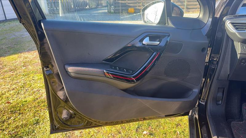 Peugeot 2008 1.2 PureTech 110 Eat6 Gt Line